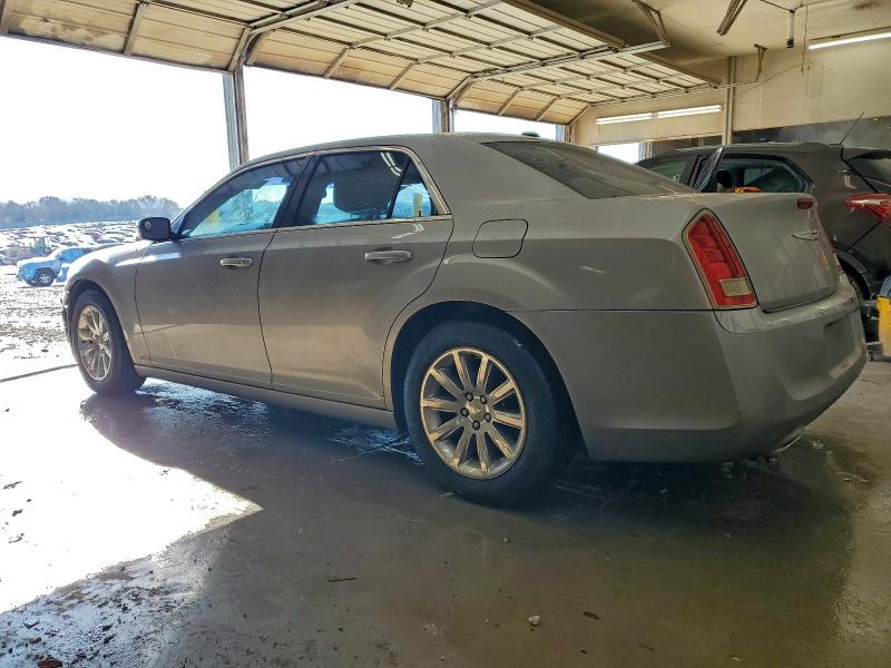 Photo 2 from auction – 2011 CHRYSLER 300 LIMITE with VIN 2C3CA5CG1BH533428