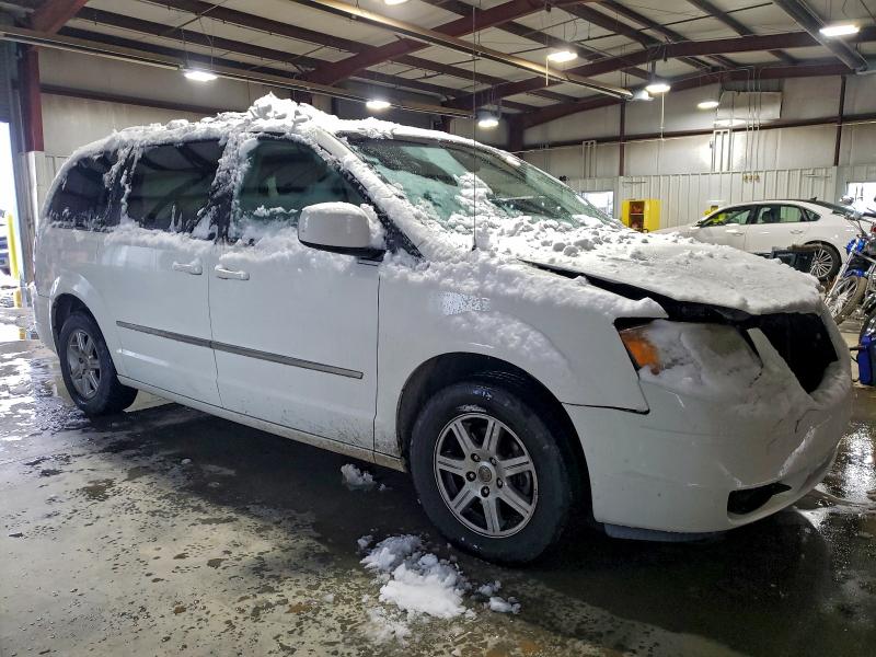 Photo 4 from auction – 2010 CHRYSLER TOWN & COU with VIN 2A4RR8DX9AR478714