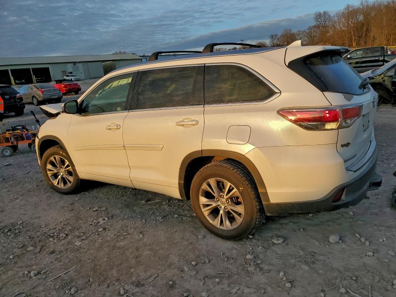 Zdjęcie 2 z aukcji – 2015 TOYOTA HIGHLANDER z VIN 5TDKKRFH0FS061357