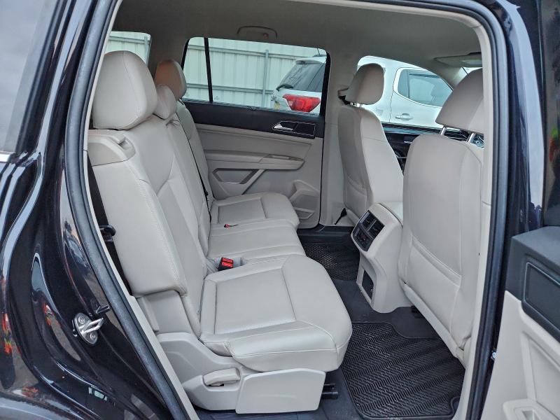 Photo 11 from auction – 2019 VOLKSWAGEN ATLAS with VIN 1V2LR2CA2KC535429