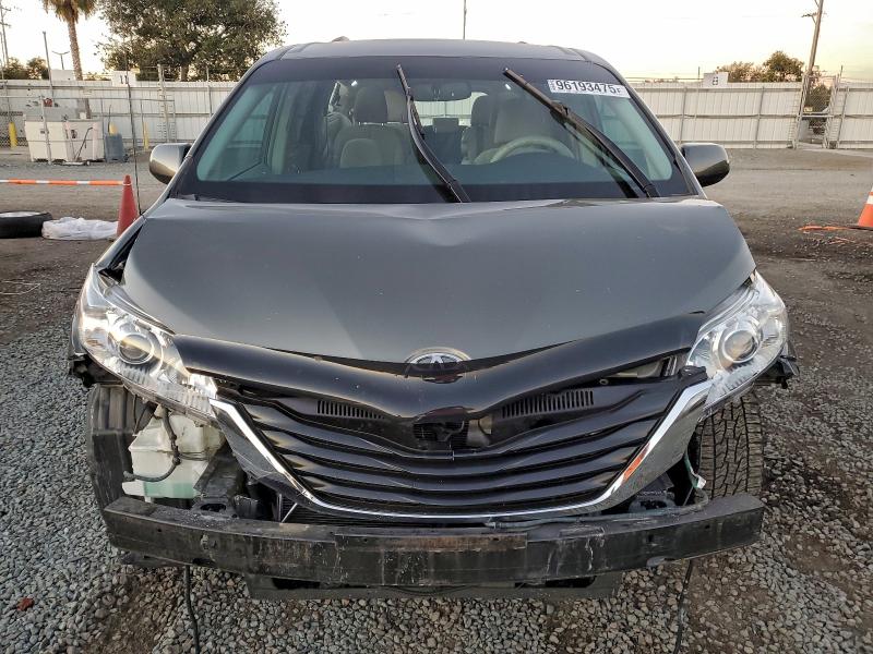 Photo 5 from auction – 2012 TOYOTA SIENNA with VIN 5TDKK3DC6CS259585