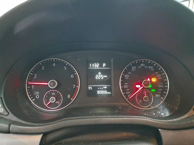 Photo 9 from auction – 2015 VOLKSWAGEN PASSAT S with VIN 1VWAT7A30FC009623