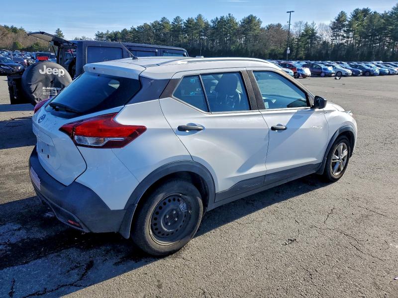 Photo 3 from auction – 2019 NISSAN KICKS S with VIN 3N1CP5CU2KL533562