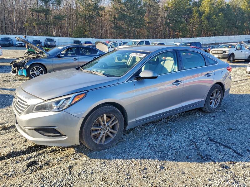 HYUNDAI SONATA SE 2017 with VIN 5NPE24AF6HH551722 - Photo from auction