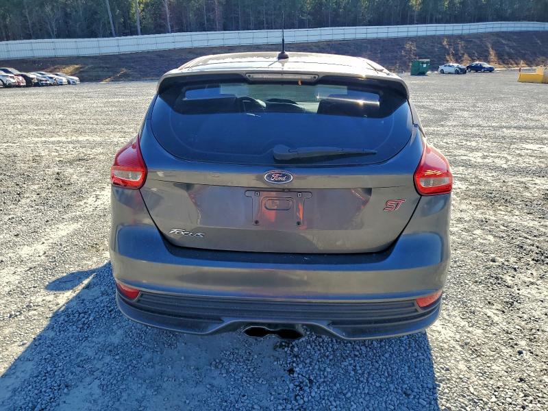 Photo 6 from auction – 2017 FORD FOCUS ST with VIN 1FADP3L95HL348725