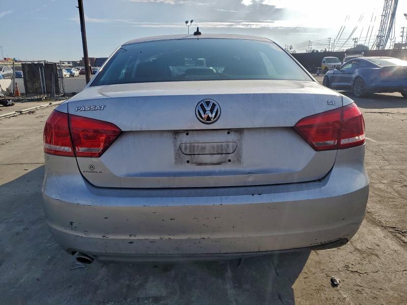 Photo 6 from auction – 2012 VOLKSWAGEN PASSAT SE with VIN 1VWBP7A35CC036319
