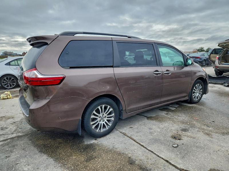 Photo 3 from auction – 2020 TOYOTA SIENNA with VIN 5TDYZ3DC8LS045803