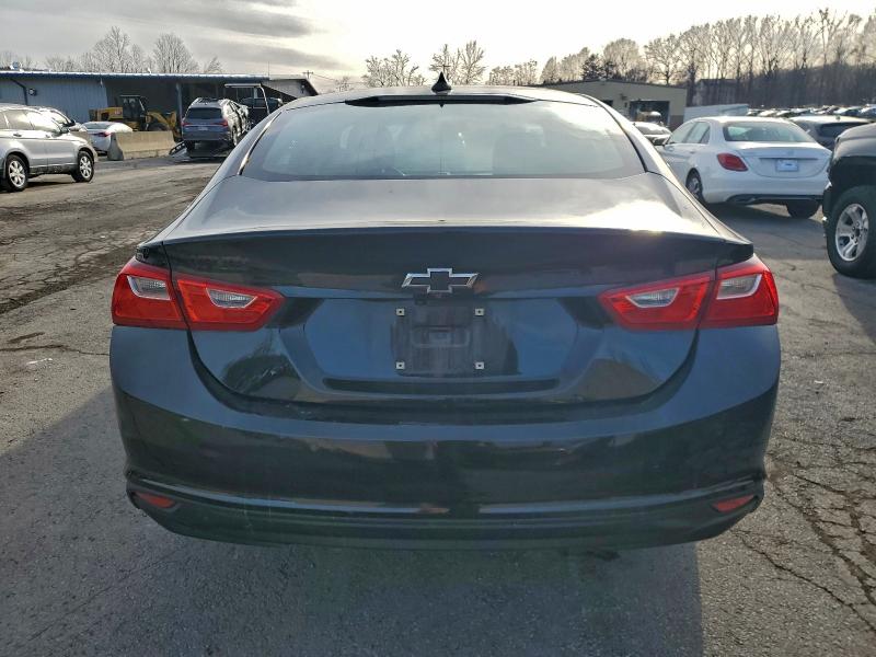 Photo 6 from auction – 2018 CHEVROLET MALIBU LT with VIN 1G1ZD5ST3JF193459