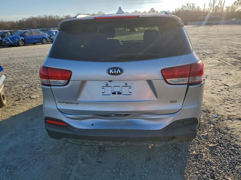 Photo 6 from auction – 2016 KIA SORENTO LX with VIN 5XYPG4A37GG033947