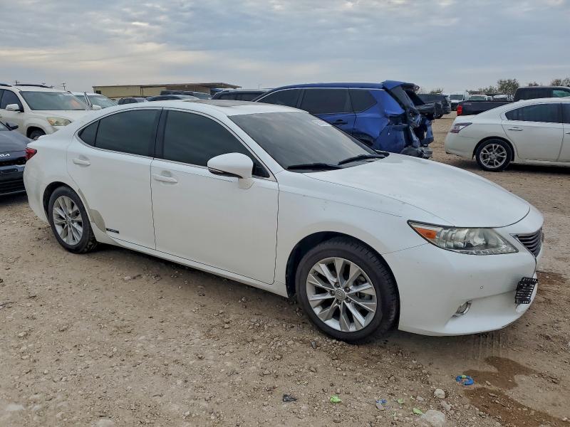 Photo 4 from auction – 2014 LEXUS ES 300H with VIN JTHBW1GG4E2044576