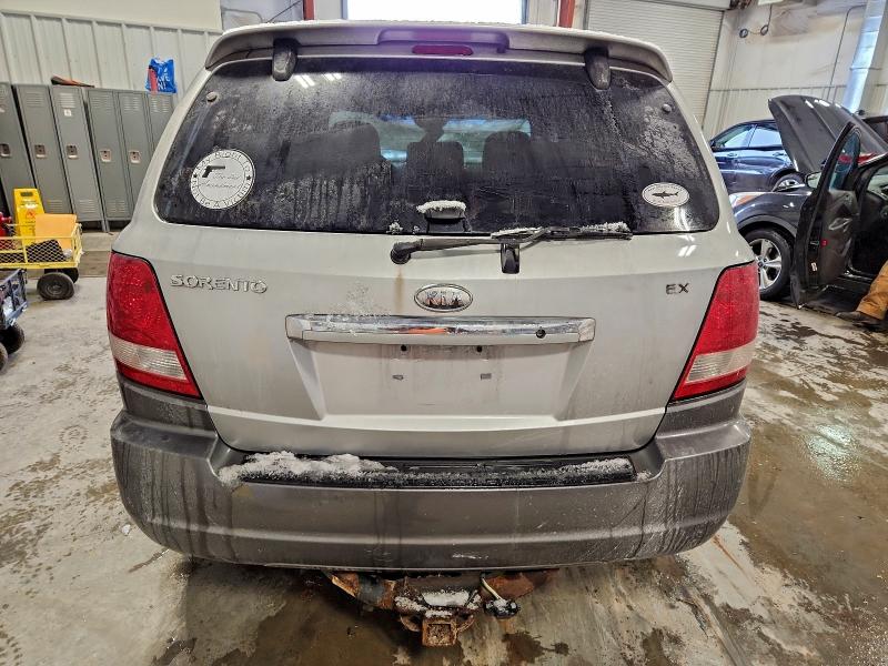 Photo 6 from auction – 2004 KIA SORENTO EX with VIN KNDJC733545277522