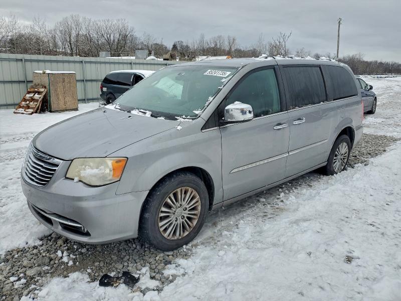 Photo 1 from auction – 2013 CHRYSLER TOWN & COU with VIN 2C4RC1CG4DR753247