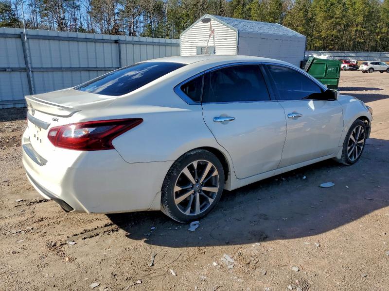 Photo 3 from auction – 2017 NISSAN ALTIMA 2.5 with VIN 1N4AL3APXHC155194