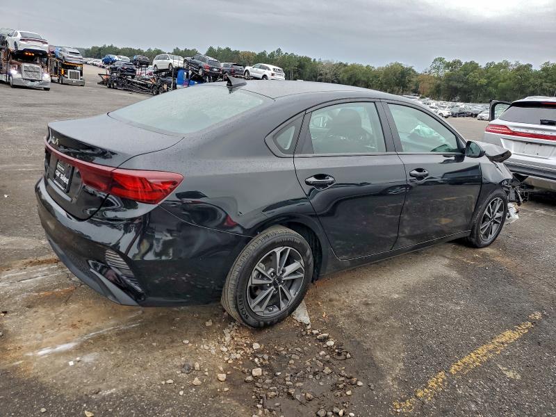 Photo 3 from auction – 2024 KIA FORTE with VIN 3KPF24AD4RE748087