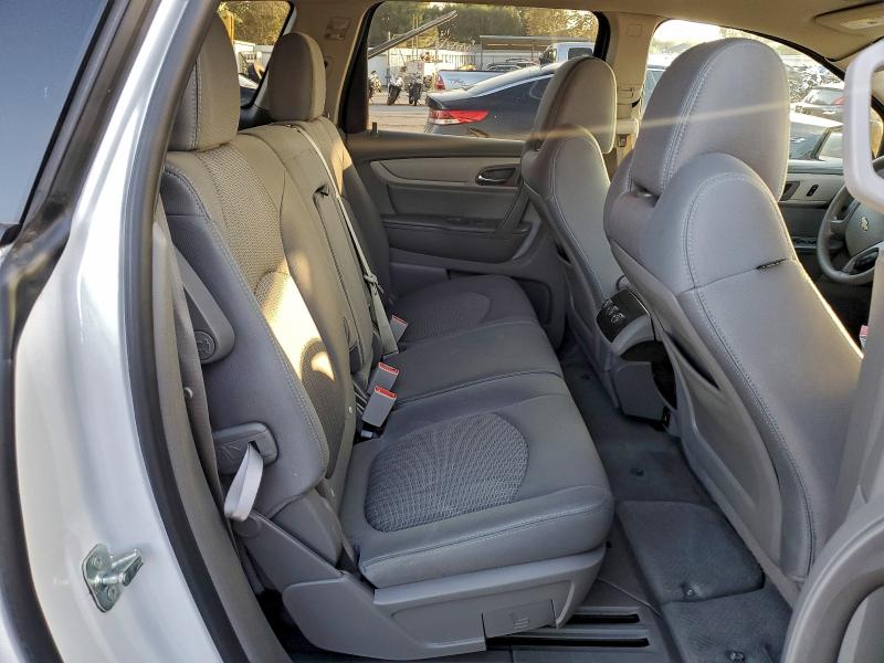 Photo 11 from auction – 2017 CHEVROLET TRAVERSE L with VIN 1GNKRFED4HJ317239