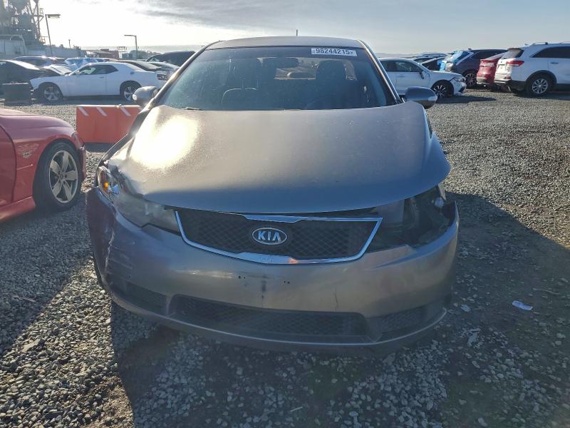 Zdjęcie 5 z aukcji – 2010 KIA FORTE EX z VIN KNAFU4A28A5193344