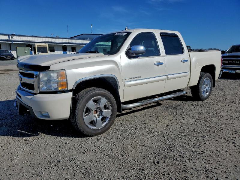CHEVROLET SILVERADO 2011 with VIN 3GCPCTE00BG247064 - Photo from auction