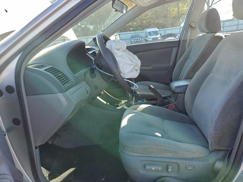 Photo 7 from auction – 2004 TOYOTA CAMRY with VIN 4T1BE32K54U869682