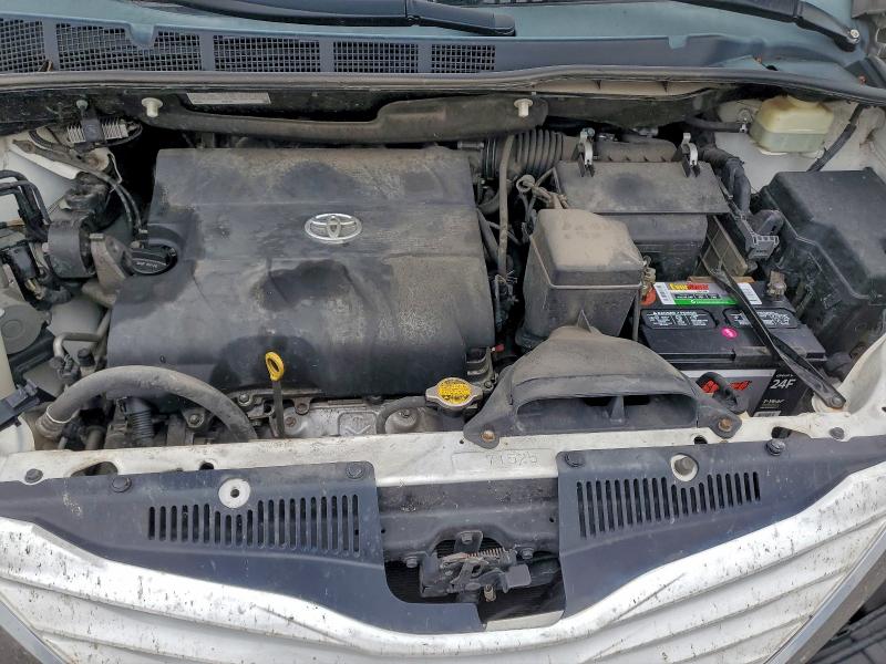 Photo 12 from auction – 2015 TOYOTA SIENNA LE with VIN 5TDKK3DC0FS596516