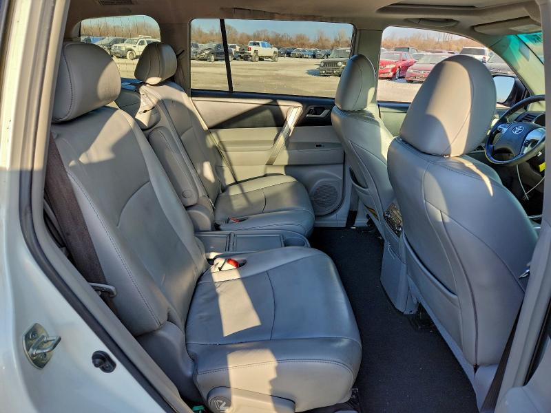 Photo 11 from auction – 2013 TOYOTA HIGHLANDER with VIN 5TDZK3EH3DS125630