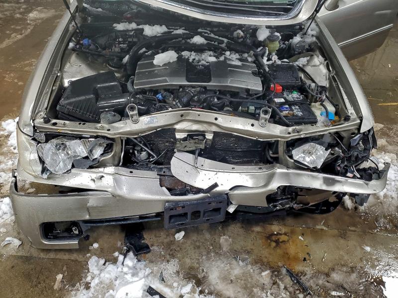 Photo 11 from auction – 2002 ACURA 3.5RL with VIN JH4KA96552C014621