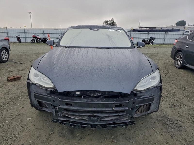 Photo 5 from auction – 2016 TESLA MODEL S with VIN 5YJSA1E28GF133820