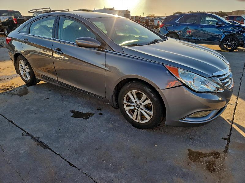Photo 4 from auction – 2013 HYUNDAI SONATA GLS with VIN 5NPEB4AC6DH791739