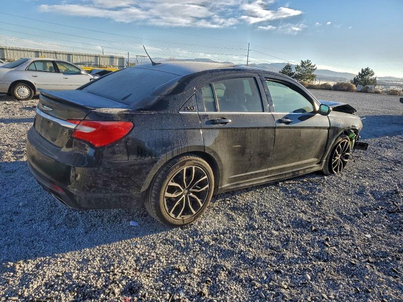 Photo 3 from auction – 2013 CHRYSLER 200 S with VIN 1C3CCBHG2DN719183