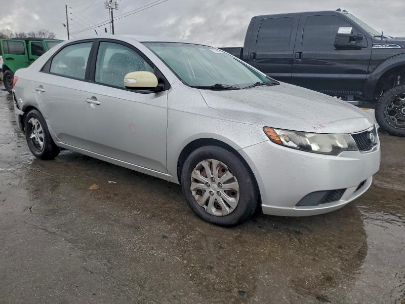 Photo 4 from auction – 2010 KIA FORTE EX with VIN KNAFU4A22A5809331