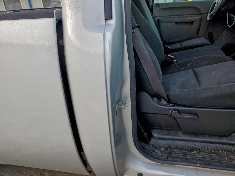 Photo 10 from auction – 2010 CHEVROLET SILVERADO with VIN 1GCPCPEX8AZ204739