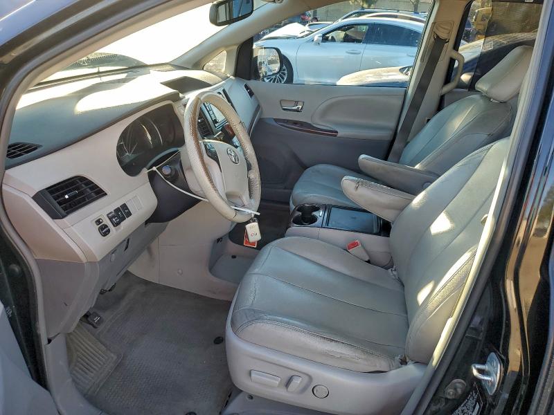 Photo 7 from auction – 2014 TOYOTA SIENNA XLE with VIN 5TDYK3DC4ES406838