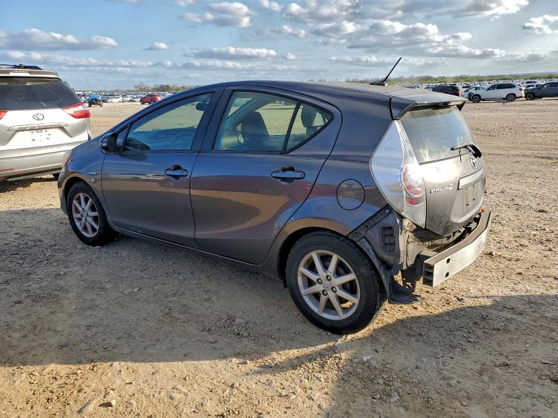 Photo 2 from auction – 2014 TOYOTA PRIUS C with VIN JTDKDTB3XE1567453