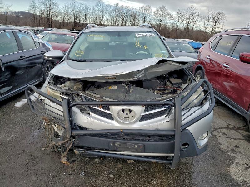 Photo 5 from auction – 2014 TOYOTA RAV4 XLE with VIN JTMRFREV8EJ005396