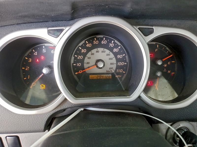 Photo 9 from auction – 2004 TOYOTA 4RUNNER SR with VIN JTEBU14R148017419
