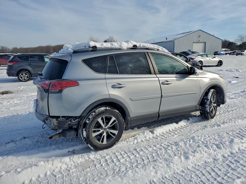 Photo 3 from auction – 2017 TOYOTA RAV4 XLE with VIN 2T3RFREV2HW635534
