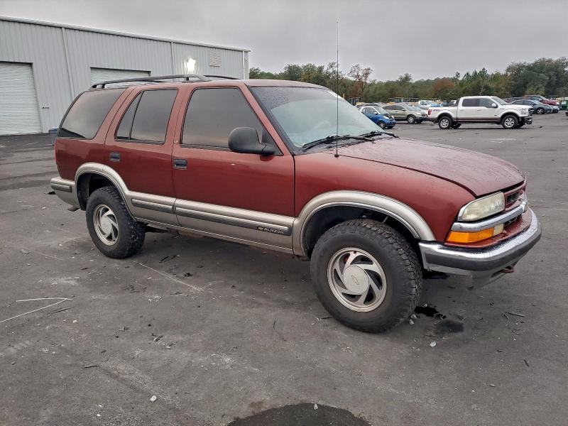 Photo 4 from auction – 1998 CHEVROLET BLAZER with VIN 1GNDT13W8W2245776