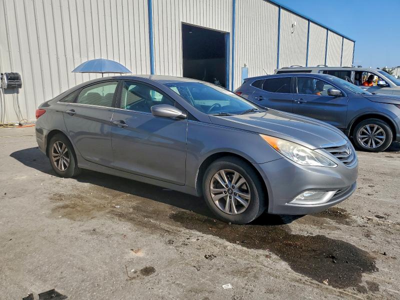 Photo 4 from auction – 2013 HYUNDAI SONATA GLS with VIN 5NPEB4AC7DH756806