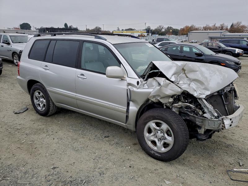 Photo 4 from auction – 2002 TOYOTA HIGHLANDER with VIN JTEGD21A320042778