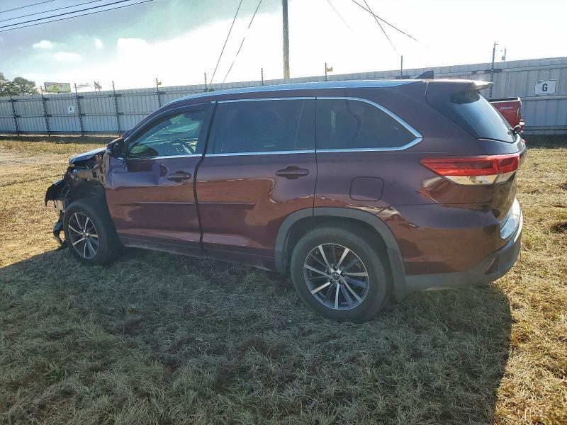 Photo 2 from auction – 2017 TOYOTA HIGHLANDER with VIN 5TDKZRFH5HS234143