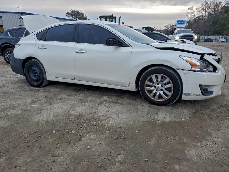 Photo 4 from auction – 2015 NISSAN ALTIMA with VIN 1N4AL3APXFC217660