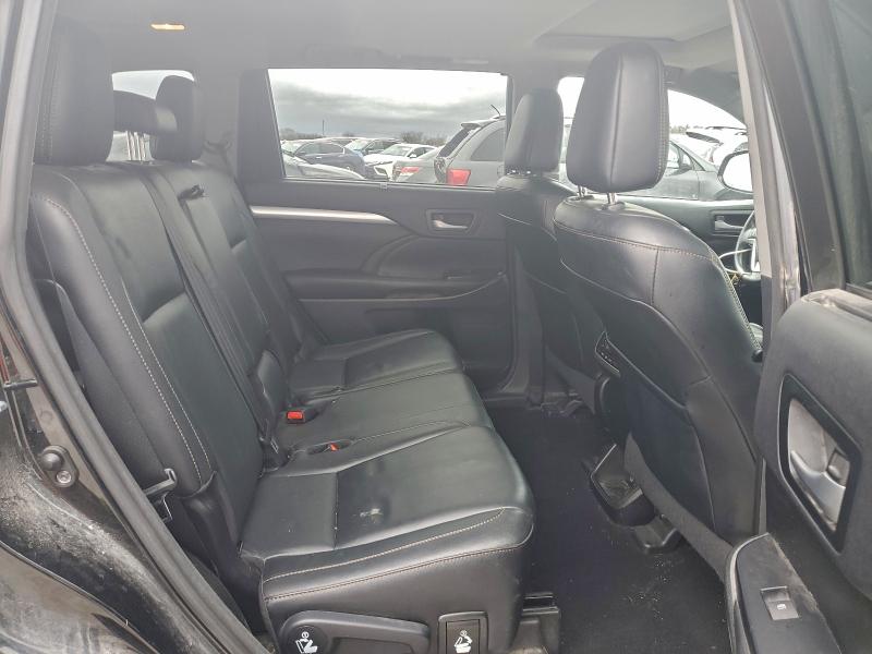 Photo 11 from auction – 2017 TOYOTA HIGHLANDER with VIN 5TDJZRFHXHS406260