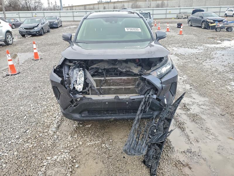 Photo 5 from auction – 2019 TOYOTA RAV4 LE with VIN JTMMWRFV2KD007941