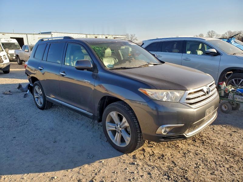 Фото 4 с аукциона – 2013 TOYOTA HIGHLANDER с VIN 5TDDK3EH6DS216563