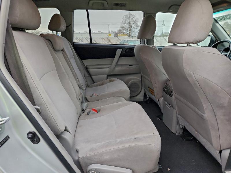 Photo 11 from auction – 2012 TOYOTA HIGHLANDER with VIN 5TDBK3EH2CS172972