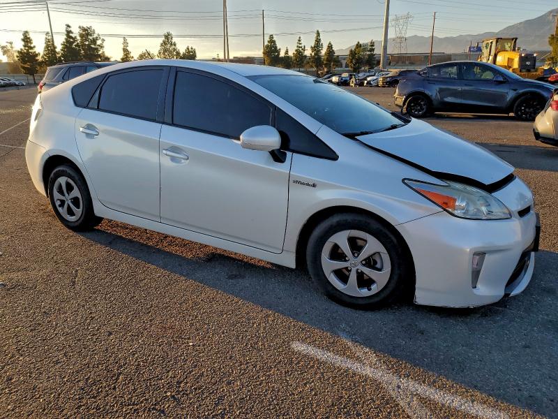 Photo 4 from auction – 2014 TOYOTA PRIUS with VIN JTDKN3DU2E1771974