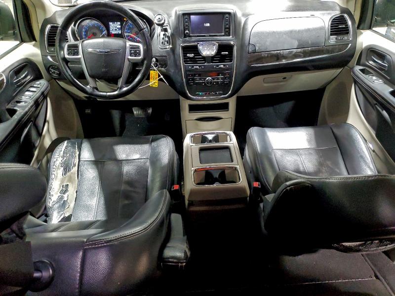 Photo 8 from auction – 2011 CHRYSLER TOWN & COU with VIN 2A4RR8DG4BR785466