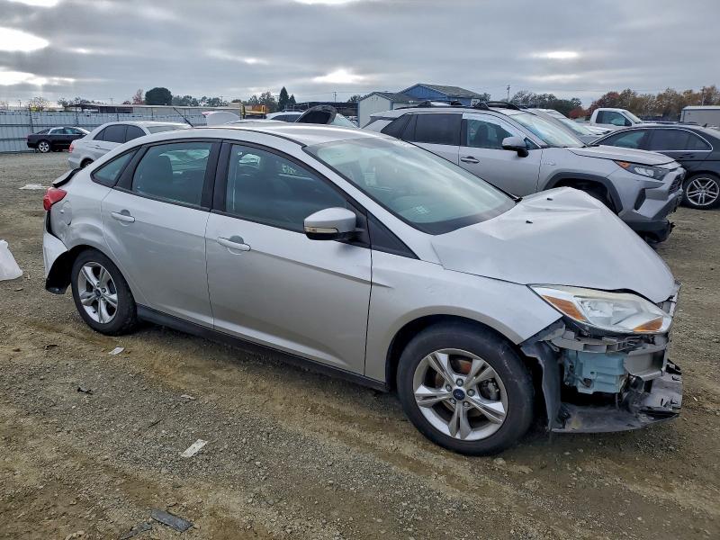 Photo 4 from auction – 2014 FORD FOCUS SE with VIN 1FADP3F2XEL112808