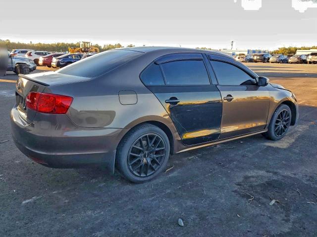 Photo 3 from auction – 2014 VOLKSWAGEN JETTA BASE with VIN 3VW1K7AJ1EM434220