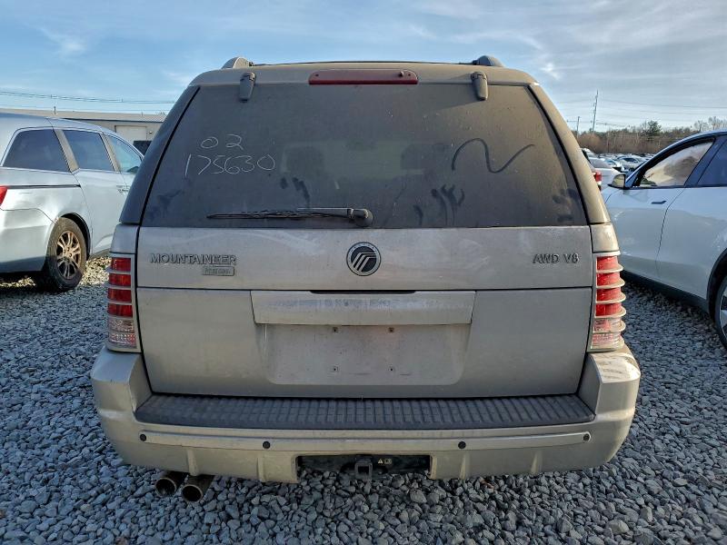 Photo 6 from auction – 2002 MERCURY MOUNTAINEE with VIN 4M2DU86W22ZJ41130