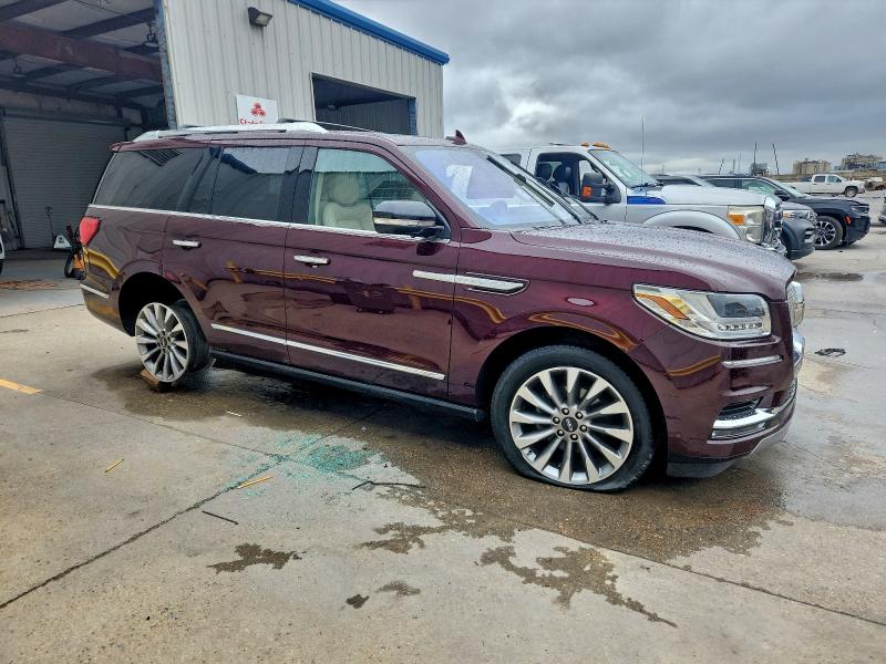 Photo 4 from auction – 2018 LINCOLN NAVIGATOR with VIN 5LMJJ2HT4JEL13142